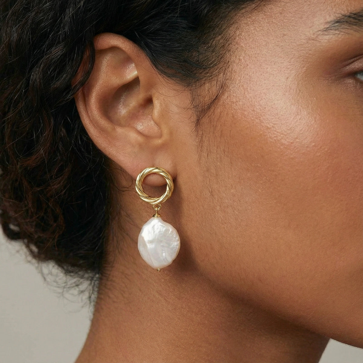 Pearl Glow Drop Earrings | GL Dowdell
